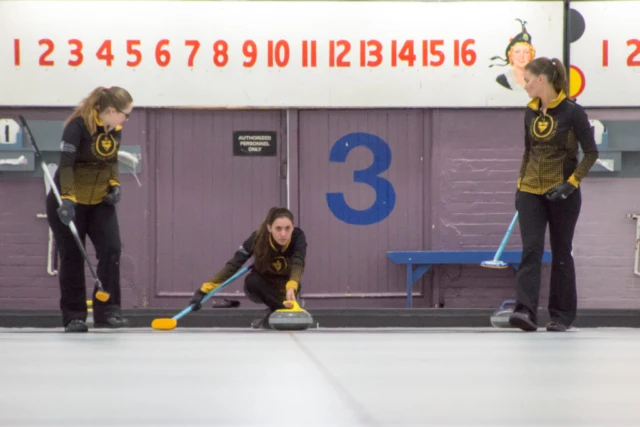 september-16-18-womens-curling-tournament-13