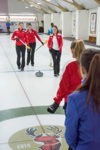 september-16-18-womens-curling-tournament-15