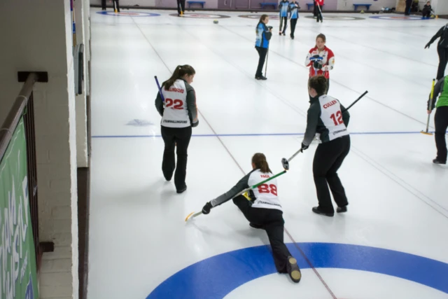 september-16-18-womens-curling-tournament-17