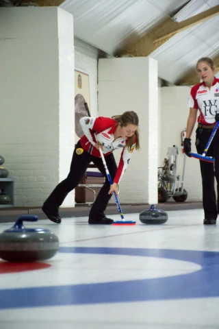 september-16-18-womens-curling-tournament-32