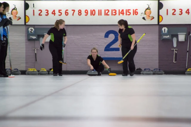 september-16-18-womens-curling-tournament-33