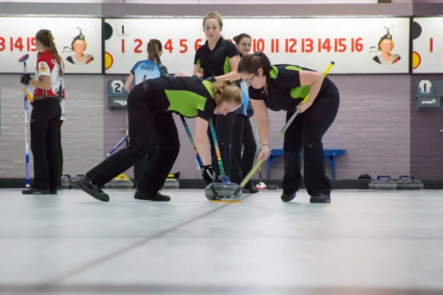 september-16-18-womens-curling-tournament-34