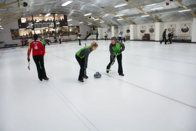 september-16-18-womens-curling-tournament-38