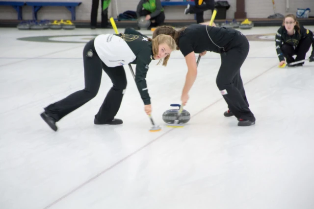 september-16-18-womens-curling-tournament-44