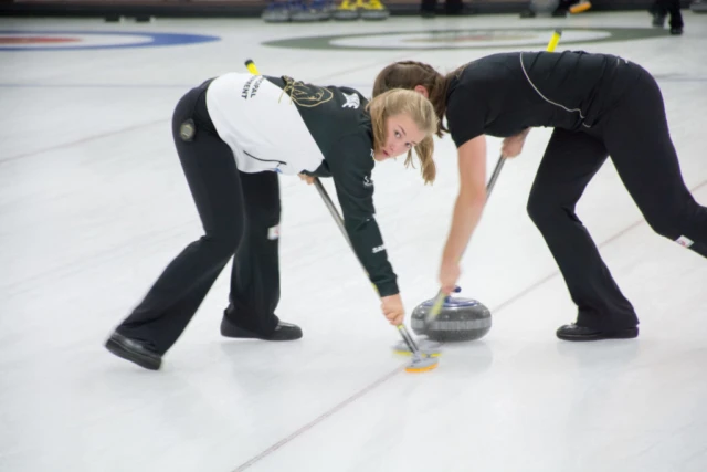 september-16-18-womens-curling-tournament-45